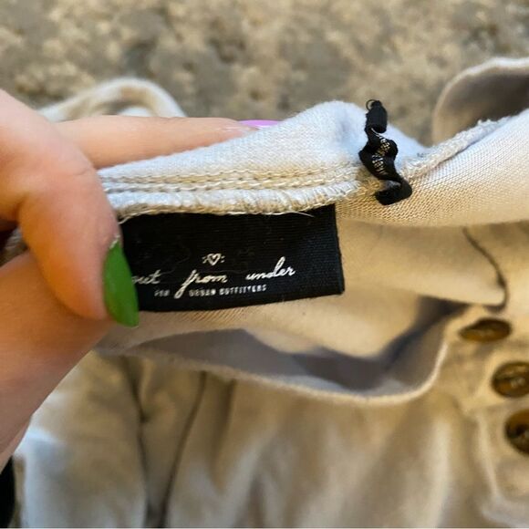 Out From Under Women's Cream 3 Button Front Popover Top M - Picture 4 of 5